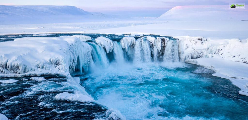 The best time to visit Iceland at a low price