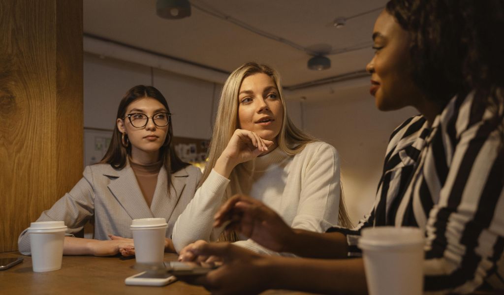 Tips for maintaining international friendships