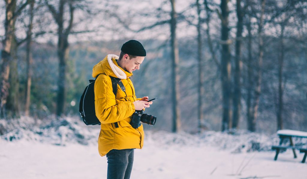 Advantages of Traveling With an eSIM