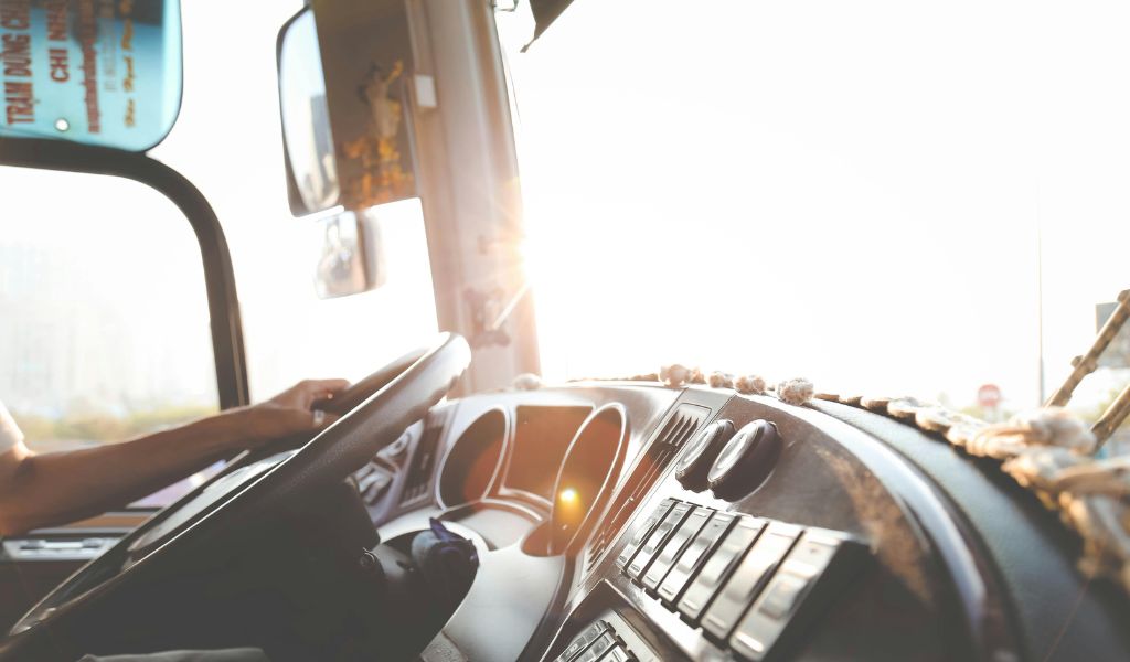 How to Find the Right Custom Truck Cover for Long Road Trips