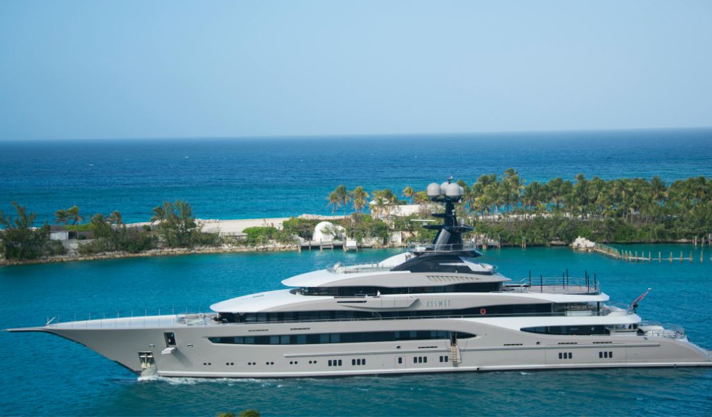Komodo Luxury Yacht Charters