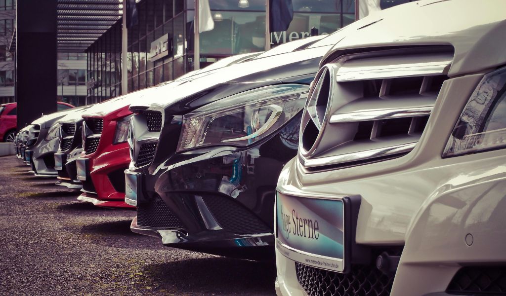 luxury car renters in Dubai