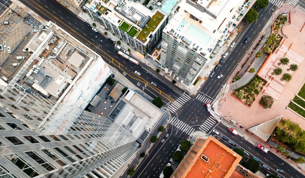 best investment zones for travel business in valencia